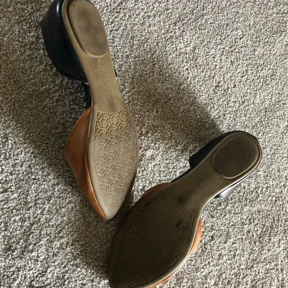 Black Tan Kenneth Cole Pointed Flats - Picture 4 of 5